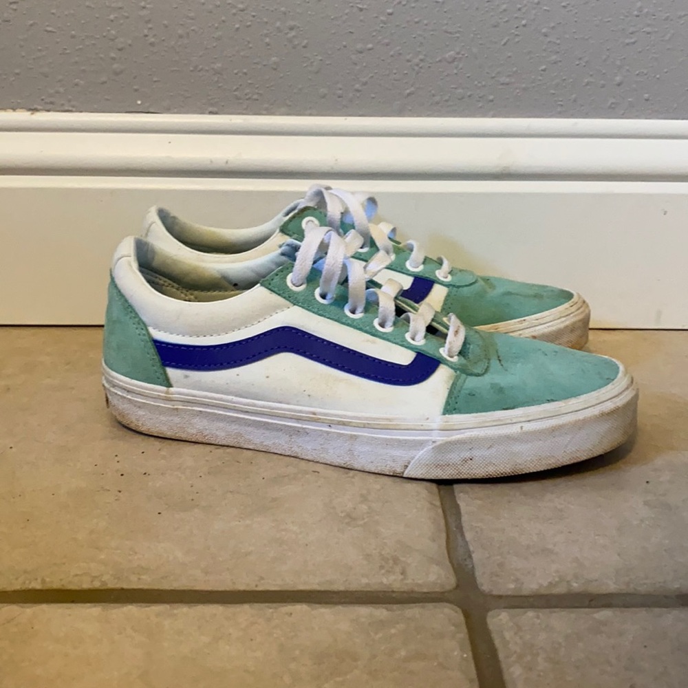 8 woman’s vans